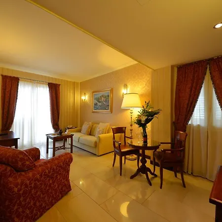 Hotel Art Diamond Naxos Taormina 4*
